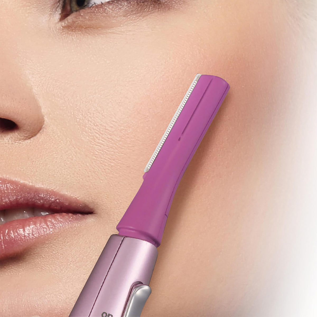 Women’s Facial Hair Remover and Eyebrow Trimmer with Pivoting Head L5140